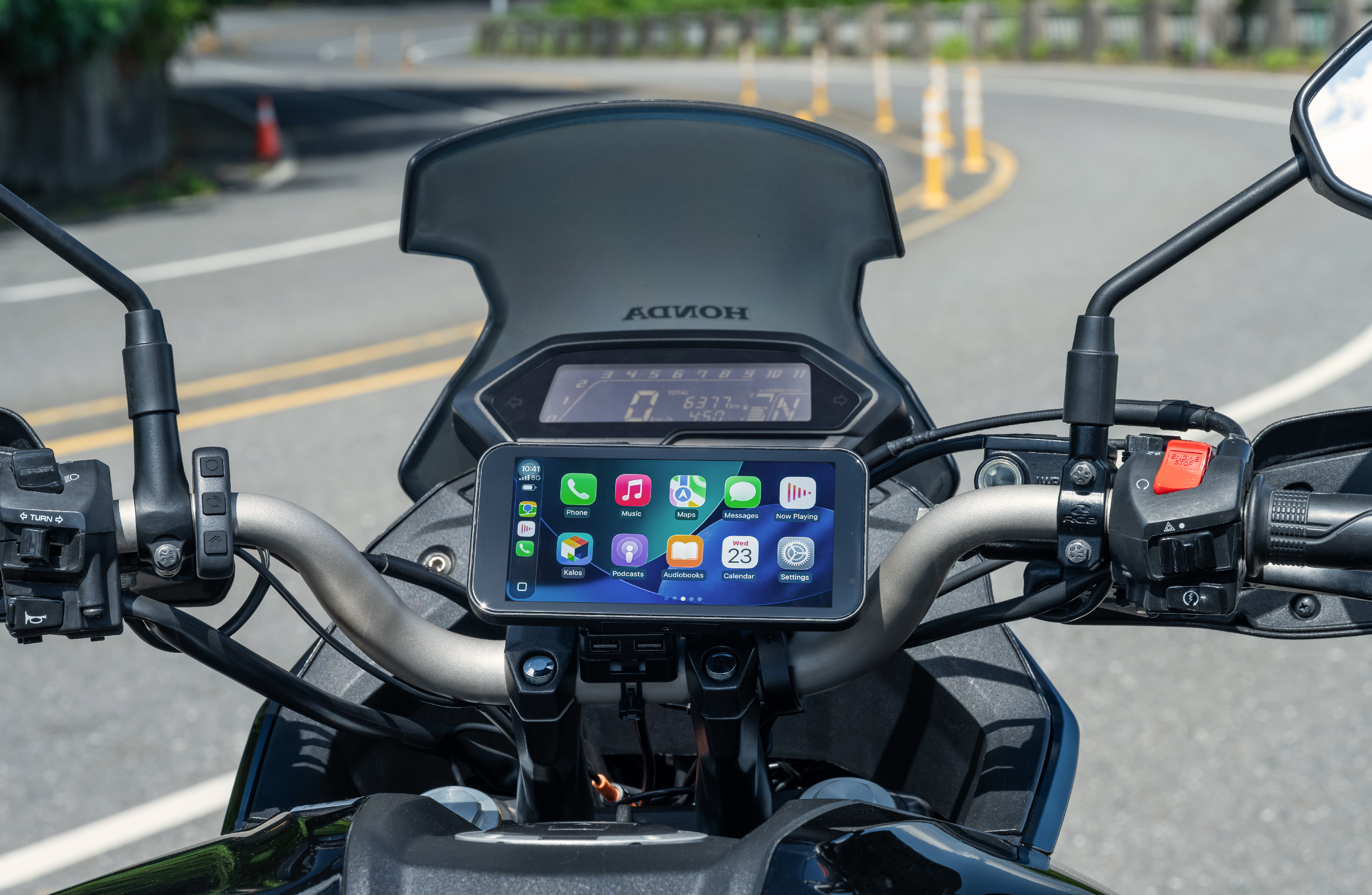A-One-Pro 6.1" Q-LED Phone Mirroring