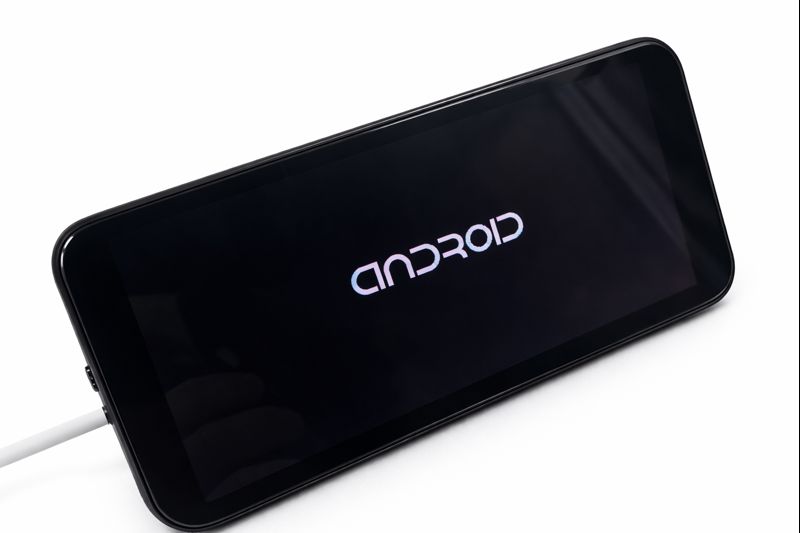 A-Max-Pro Android 6.1" Q-LED 4G LTE